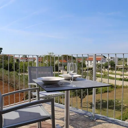 Mk Nin 7 Apartament